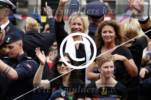 Amsterdam 5 augustus 2017
canal parade in Amsterdam. Jeanine Hennis-Plasschaert