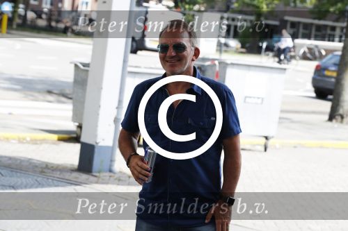 Amsterdam 10 juli 2017 
Jeroen v Inkel met blikje red bull bij benzine pomp