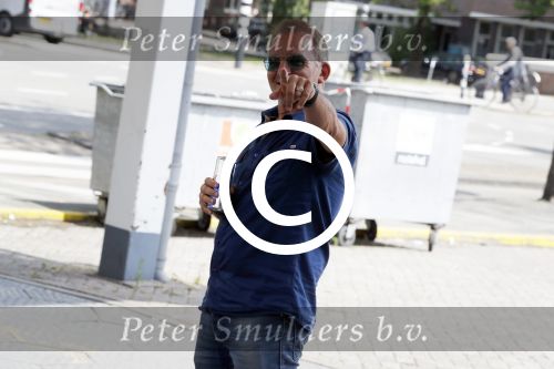Amsterdam 10 juli 2017 
Jeroen v Inkel met blikje red bull bij benzine pomp