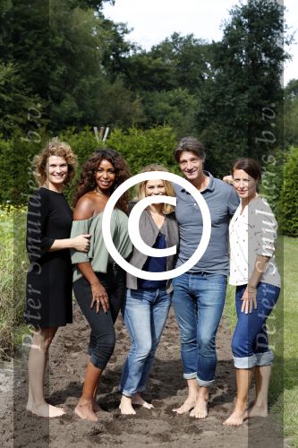 t Harde 5 september 2017
Presentatie cast Opvliegers. Antje Monteiro, Anouk van Nes, Joanne Telesford, Sandra Mattie,
Producent is  Rick Engelkes