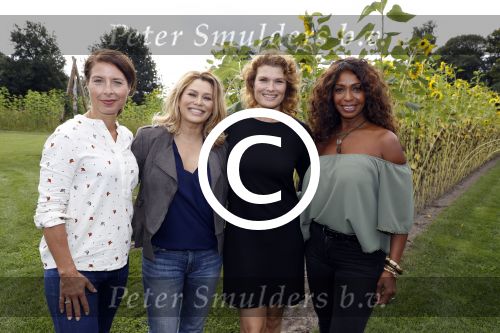 t Harde 5 september 2017
Presentatie cast Opvliegers. Antje Monteiro, Anouk van Nes, Joanne Telesford, Sandra Mattie,
Producent is  Rick Engelkes
