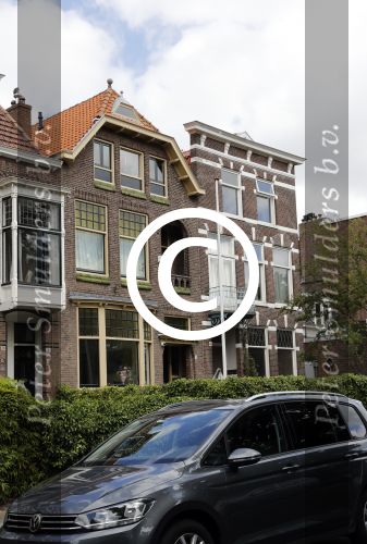 Leiden 2 juli 2017 
Jochem Myjer en zijn vriendin Marloes Novan vieren de 40e verjaardag van Jochem met familie en vrienden. Huis Jochem