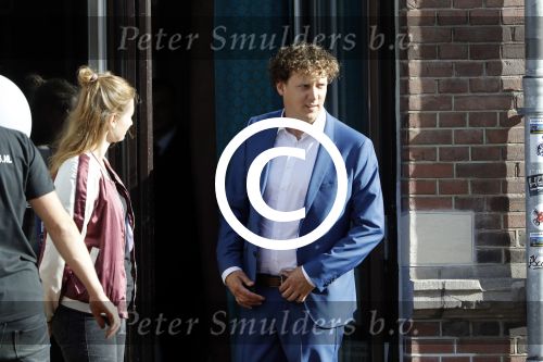 Leiden 2 juli 2017 
Jochem Myjer en zijn vriendin Marloes Novan vieren de 40e verjaardag van Jochem met familie en vrienden.