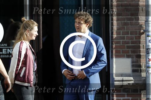 Leiden 2 juli 2017 
Jochem Myjer en zijn vriendin Marloes Novan vieren de 40e verjaardag van Jochem met familie en vrienden.