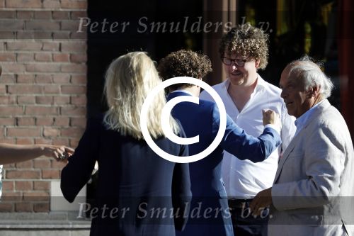 Leiden 2 juli 2017 
Jochem Myjer en zijn vriendin Marloes Novan vieren de 40e verjaardag van Jochem met familie en vrienden.