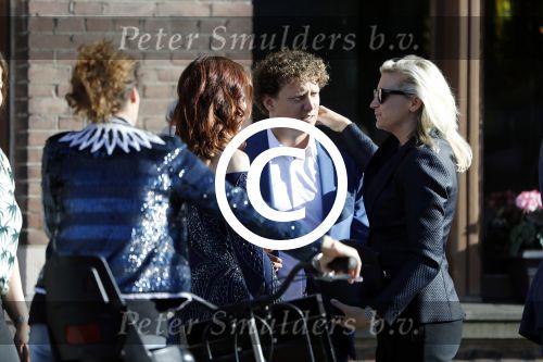Leiden 2 juli 2017 
Jochem Myjer en zijn vriendin Marloes Novan vieren de 40e verjaardag van Jochem met familie en vrienden.