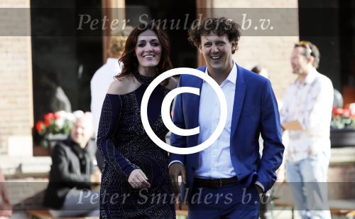 Leiden 2 juli 2017 
Jochem Myjer en zijn vriendin Marloes Novan vieren de 40e verjaardag van Jochem met familie en vrienden.