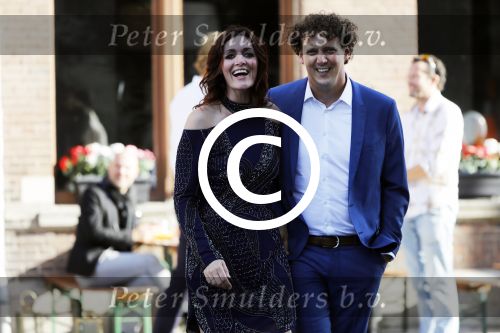 Leiden 2 juli 2017 
Jochem Myjer en zijn vriendin Marloes Novan vieren de 40e verjaardag van Jochem met familie en vrienden.