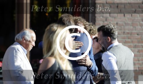 Leiden 2 juli 2017 
Jochem Myjer en zijn vriendin Marloes Novan vieren de 40e verjaardag van Jochem met familie en vrienden.