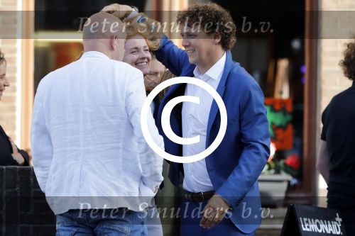 Leiden 2 juli 2017 
Jochem Myjer en zijn vriendin Marloes Novan vieren de 40e verjaardag van Jochem met familie en vrienden.