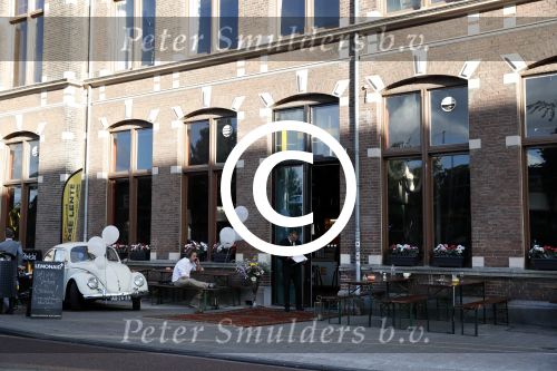 Leiden 2 juli 2017 
Jochem Myjer en zijn vriendin Marloes Novan vieren de 40e verjaardag van Jochem met familie en vrienden.