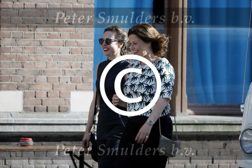 Leiden 2 juli 2017 
Jochem Myjer en zijn vriendin Marloes Novan vieren de 40e verjaardag van Jochem met familie en vrienden.