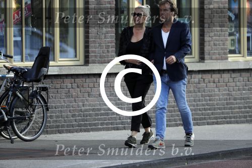 Leiden 2 juli 2017 
Jochem Myjer en zijn vriendin Marloes Novan vieren de 40e verjaardag van Jochem met familie en vrienden.