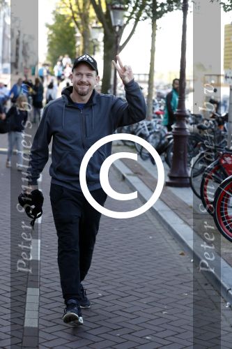 Amsterdam 3 september 2017  
ALS Cityswim in de amsterdamse grachten. Johnny de Mol jr en Rick Brandsteder zemmen met Ralph en Carlijn de Vies en hun kinderen  zoon Daniel en  hun dochter