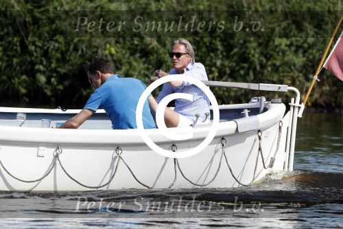 Amsterdam / Ouderkerk aan de Amstel 21 juli 2017
Jort Kelder en Mark Rutte varen met sloep/boot van Jort over de Amstel.