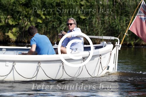 Amsterdam / Ouderkerk aan de Amstel 21 juli 2017
Jort Kelder en Mark Rutte varen met sloep/boot van Jort over de Amstel.
