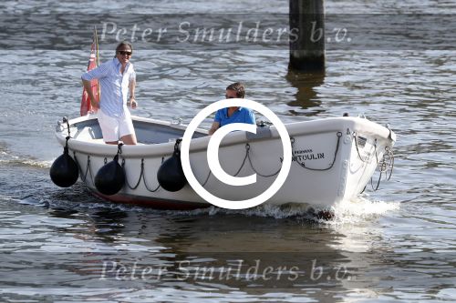 Amsterdam / Ouderkerk aan de Amstel 21 juli 2017
Jort Kelder en Mark Rutte varen met sloep/boot van Jort over de Amstel.