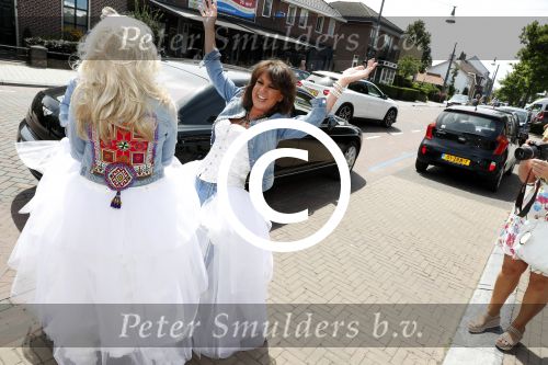 Best 9 juli 2017
40 jaar Luv met Marga Scheide Ria Thielsch en Jose Hoebee . Het feest werd gevierd bij Quattre Bras