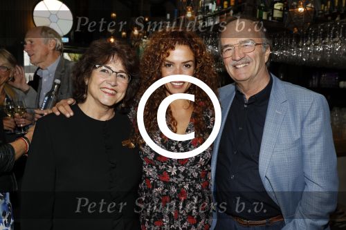 Amsterdam 14 september 2017
Presentatie nieuwe produkten return to sender met Katja Schuurman. Hannah Verboom presenteert het gebeuren. Verder aanwezig de ouders van Katja Birgit Schuurman met Arne Toonen Thijs Romer Sammie en Freek  van Noortwijk