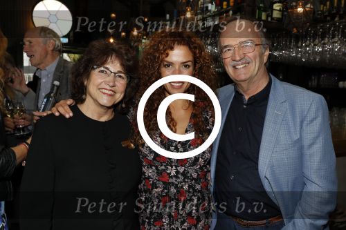 Amsterdam 14 september 2017
Presentatie nieuwe produkten return to sender met Katja Schuurman. Hannah Verboom presenteert het gebeuren. Verder aanwezig de ouders van Katja Birgit Schuurman met Arne Toonen Thijs Romer Sammie en Freek  van Noortwijk