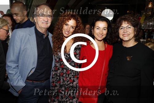 Amsterdam 14 september 2017
Presentatie nieuwe produkten return to sender met Katja Schuurman. Hannah Verboom presenteert het gebeuren. Verder aanwezig de ouders van Katja Birgit Schuurman met Arne Toonen Thijs Romer Sammie en Freek  van Noortwijk