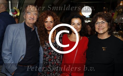 Amsterdam 14 september 2017
Presentatie nieuwe produkten return to sender met Katja Schuurman. Hannah Verboom presenteert het gebeuren. Verder aanwezig de ouders van Katja Birgit Schuurman met Arne Toonen Thijs Romer Sammie en Freek  van Noortwijk