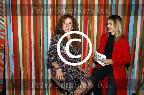 Amsterdam 14 september 2017
Presentatie nieuwe produkten return to sender met Katja Schuurman. Hannah Verboom presenteert het gebeuren. Verder aanwezig de ouders van Katja Birgit Schuurman met Arne Toonen Thijs Romer Sammie en Freek  van Noortwijk