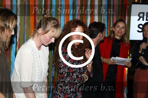 Amsterdam 14 september 2017
Presentatie nieuwe produkten return to sender met Katja Schuurman. Hannah Verboom presenteert het gebeuren. Verder aanwezig de ouders van Katja Birgit Schuurman met Arne Toonen Thijs Romer Sammie en Freek  van Noortwijk