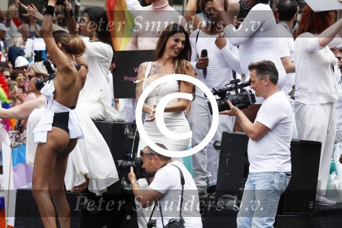 Amsterdam 5 augustus 2017
canal parade in Amsterdam. Kelly v d Veer