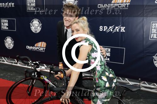 Apeldoorn 2 september 2017
Premiere Spaak in Omnisport . De hoofdrollen worden oa gespeeld door Tim Douwsma Aart Staartjes en Saskia Elise. Steven de Jong is de producent
Klavertje Patijn