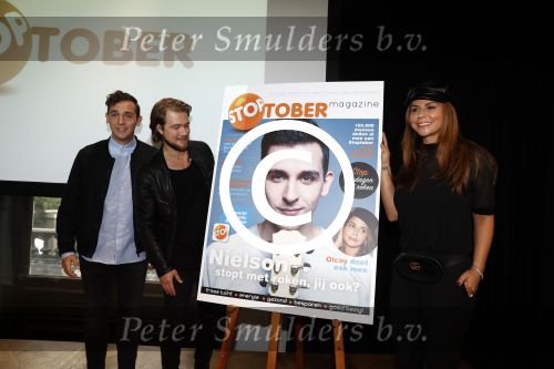 Amsterdam 8 september 2017
Presentatie 3 ambassadeurs die dit jaar gaan stoppen met roken met Stoptober, namelijk zanger Nielson, zakenvrouw Olcay Gulsen en radio-DJ Koen Hansen in Vondel CS