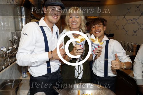 Amsterdam 21 juli 2017 
Lil Kleine en zijn beste vriend Daniel Lam openen een patatzaak bij het rembrandsplein. De zaak heet de Belg
