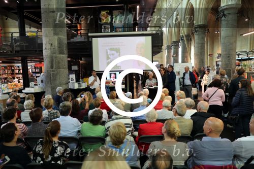 Maastricht, 9 September 2017
Uitreiking boek van Loek Kessels (Schrijf het maar aan Mona, in het weekblad Story) met de titel \