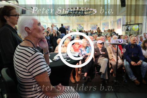 Maastricht, 9 September 2017
Uitreiking boek van Loek Kessels (Schrijf het maar aan Mona, in het weekblad Story) met de titel \