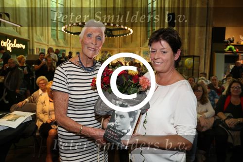 Maastricht, 9 September 2017
Uitreiking boek van Loek Kessels (Schrijf het maar aan Mona, in het weekblad Story) met de titel \