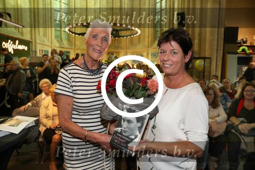 Maastricht, 9 September 2017
Uitreiking boek van Loek Kessels (Schrijf het maar aan Mona, in het weekblad Story) met de titel \