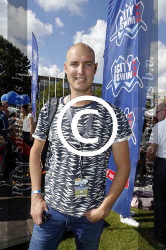 Amsterdam 3 september 2017  
ALS Cityswim in de amsterdamse grachten. Maarten v d Weijden