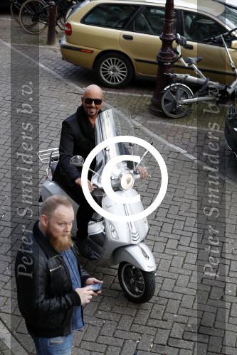 Amsterdam 20 september 2017 
Opening expositie 25 jaar Mart Visser. Maik de Boer op vespa scooter