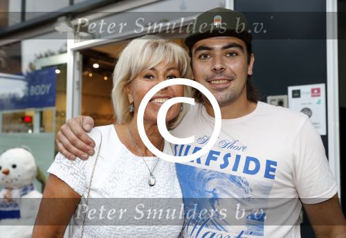 Amsterdam 15 juli 2017
Frits Huffnagel viert zijn 50e verjaardag. Margriet Zegers met zoon