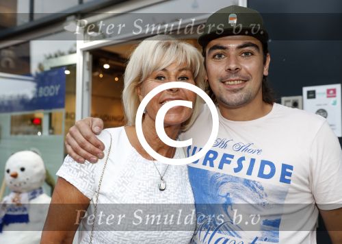 Amsterdam 15 juli 2017
Frits Huffnagel viert zijn 50e verjaardag. Margriet Zegers met zoon
