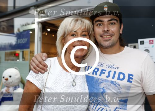 Amsterdam 15 juli 2017
Frits Huffnagel viert zijn 50e verjaardag. Margriet Zegers met zoon