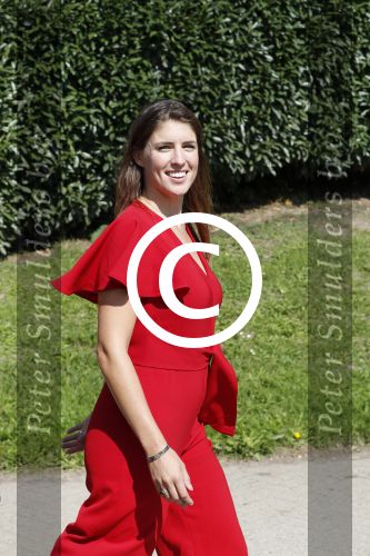 Eiland van Maurik 4 september 2017
Groepsfoto met Nicolette Kluijver en Dennis Weening met Marieke Elsinga, Anouk Hoogendijk, Roeland Fernhout, Niels Gomperts, Carolina Dijkhuizen, Henk Poort, Joelle Witschge, Richard Witschge, Shelly Sterk, Soundos El Ahmadi, Danny Froger, Kaj Gorgels, Nicole Buch en Brace. tijdens de persviewing van Expeditie Robinson 2017 op het Eiland van Maurik