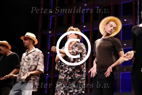 Hoorn 12 september 2017
Albert Verlinde en stage entertainment presenteren cast Annie MG Schmidt. Marjolein Touw