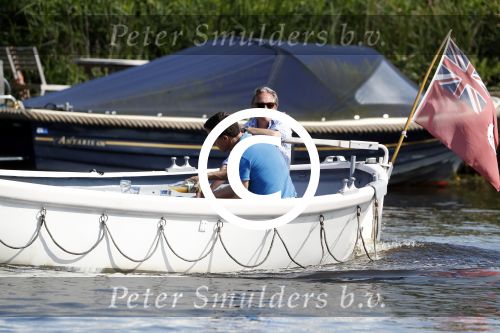 Amsterdam / Ouderkerk aan de Amstel 21 juli 2017
Jort Kelder en Mark Rutte varen met sloep/boot van Jort over de Amstel.