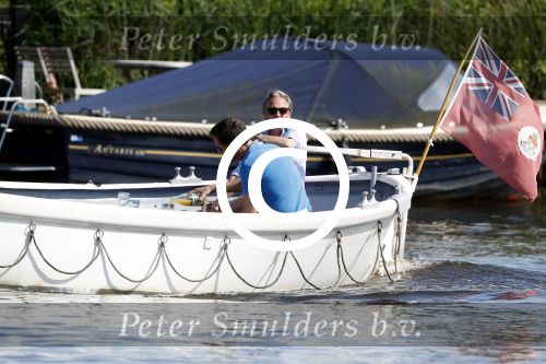 Amsterdam / Ouderkerk aan de Amstel 21 juli 2017
Jort Kelder en Mark Rutte varen met sloep/boot van Jort over de Amstel.