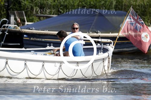 Amsterdam / Ouderkerk aan de Amstel 21 juli 2017
Jort Kelder en Mark Rutte varen met sloep/boot van Jort over de Amstel.