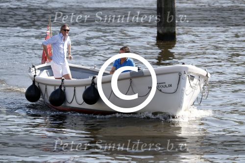 Amsterdam / Ouderkerk aan de Amstel 21 juli 2017
Jort Kelder en Mark Rutte varen met sloep/boot van Jort over de Amstel.
