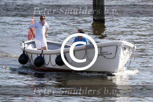Amsterdam / Ouderkerk aan de Amstel 21 juli 2017
Jort Kelder en Mark Rutte varen met sloep/boot van Jort over de Amstel.