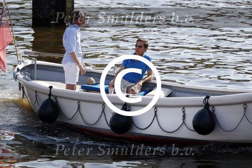 Amsterdam / Ouderkerk aan de Amstel 21 juli 2017
Jort Kelder en Mark Rutte varen met sloep/boot van Jort over de Amstel.