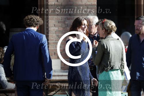 Leiden 2 juli 2017 
Jochem Myjer en zijn vriendin Marloes Novan vieren de 40e verjaardag van Jochem met familie en vrienden.